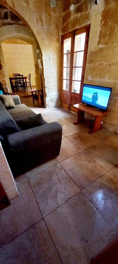 Ta Lucia Farmhouse With Private Pool And Bbq Villa Santa Luċija Exterior foto